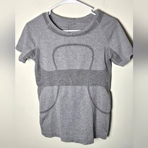Women's Lululemon Swiftly Tech Short Sleeve Yoga Athletic Shirt, Size 6